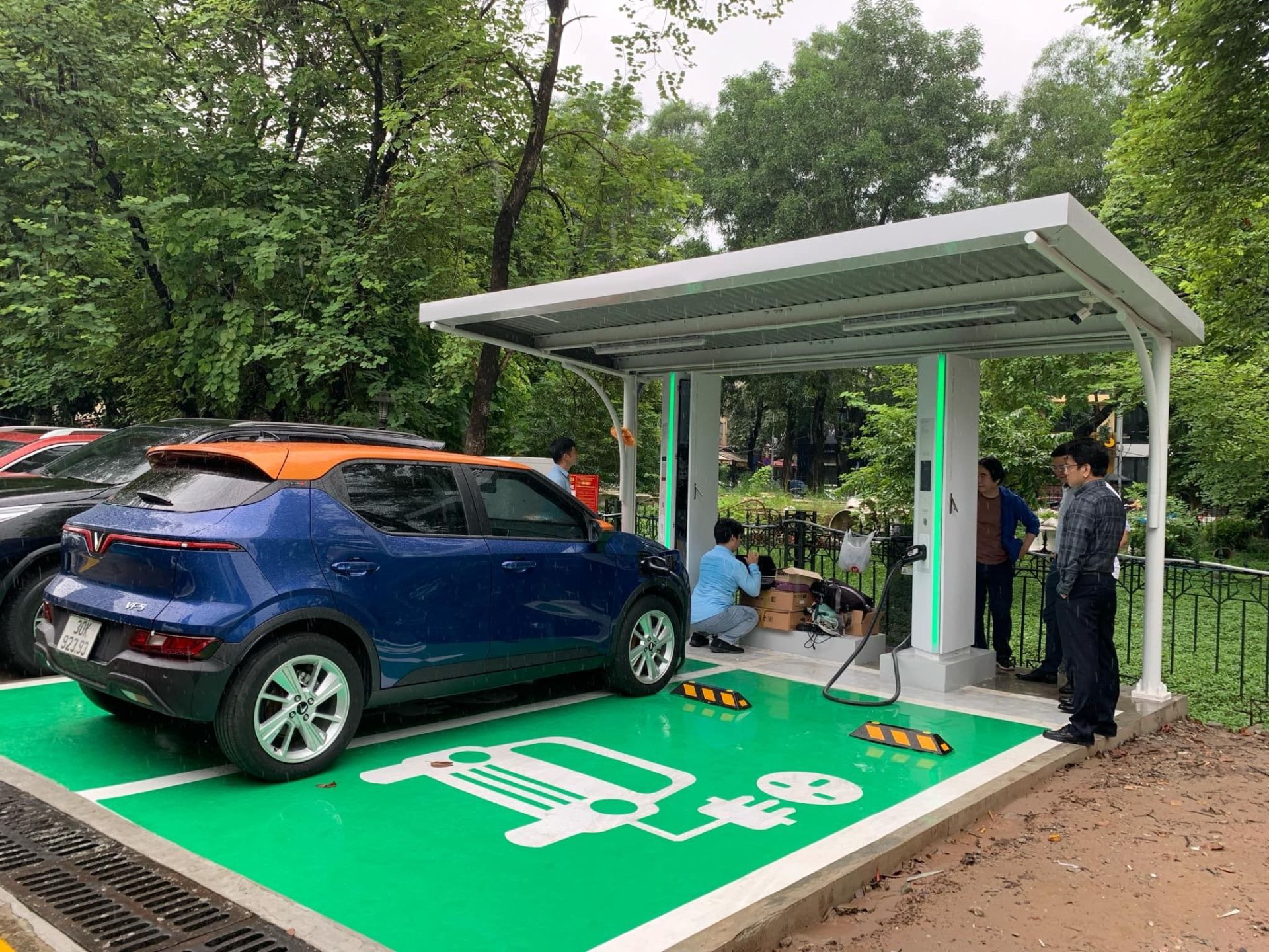 Trạm sạc thí điểm của PV Power tại Hà Nội.
