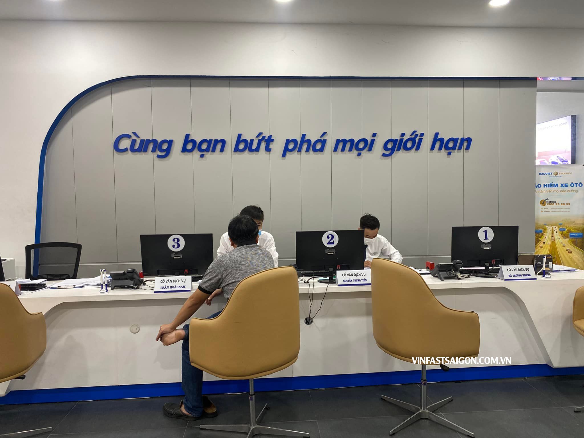 VinFast Đông Sài Gòn | Khu vực tiếp nhận khách hàng tại VinFast Đông Sài Gòn